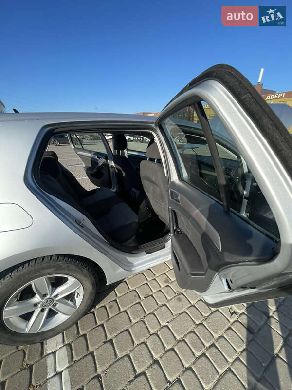 Хетчбек Volkswagen e-Golf 2015 в Львові