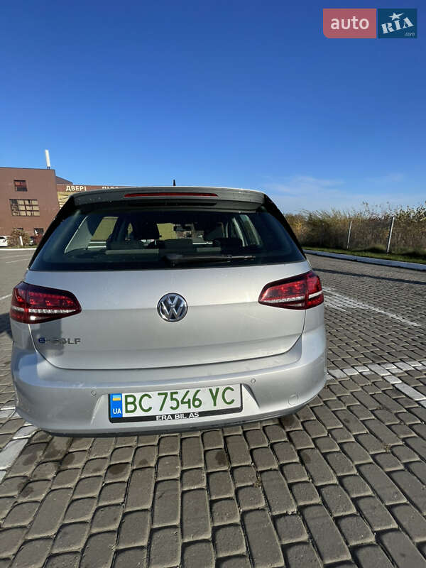 Хетчбек Volkswagen e-Golf 2015 в Львові