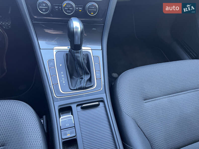 Хэтчбек Volkswagen e-Golf 2019 в Львове