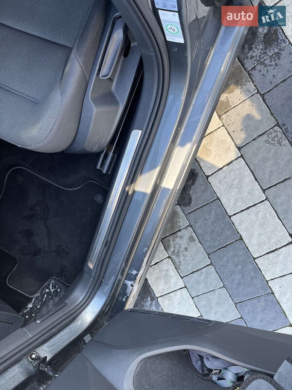 Хэтчбек Volkswagen e-Golf 2019 в Львове