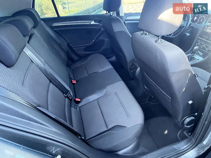 Хэтчбек Volkswagen e-Golf 2019 в Львове