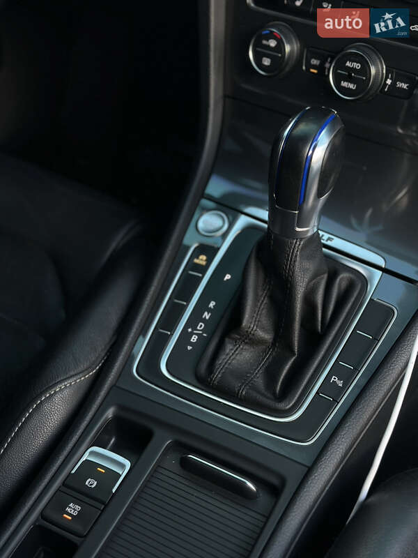 Хэтчбек Volkswagen e-Golf 2016 в Самборе фото 22 Хэтчбек Volkswagen e-Golf 2016 в Самборе