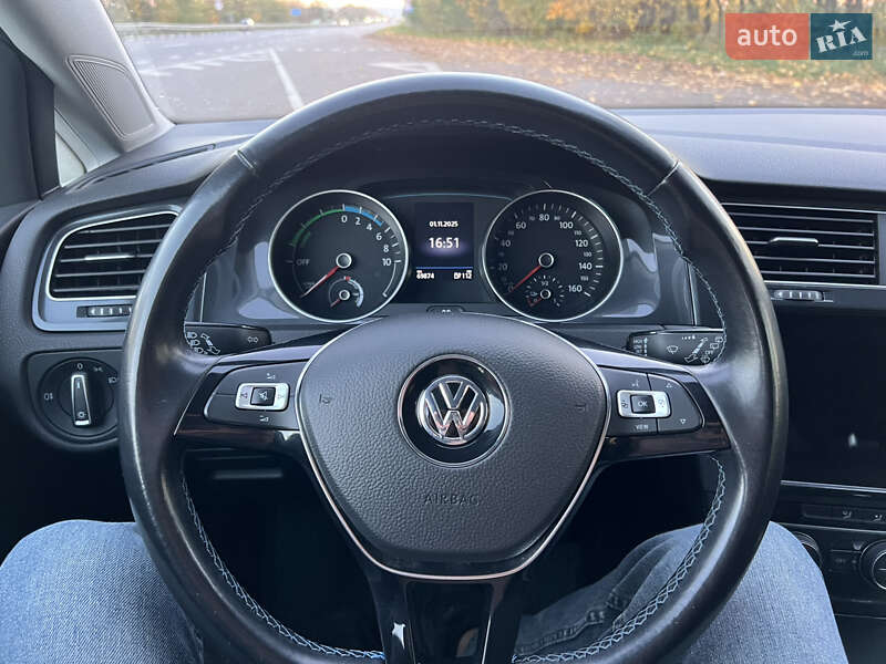 Хэтчбек Volkswagen e-Golf 2020 в Бродах фото 21 Хэтчбек Volkswagen e-Golf 2020 в Бродах