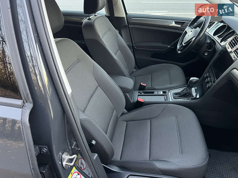 Хэтчбек Volkswagen e-Golf 2020 в Бродах фото 38 Хэтчбек Volkswagen e-Golf 2020 в Бродах