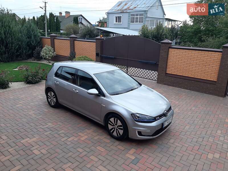 Хэтчбек Volkswagen e-Golf 2015 в Полтаве