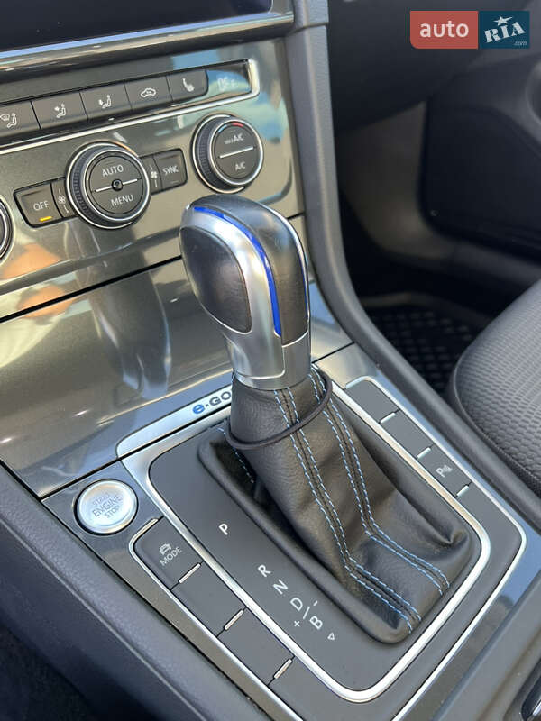 Хэтчбек Volkswagen e-Golf 2018 в Дрогобыче