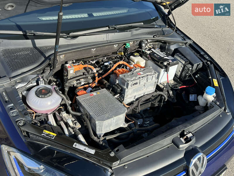 Хэтчбек Volkswagen e-Golf 2018 в Дрогобыче