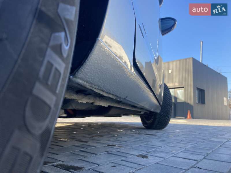 Хэтчбек Volkswagen e-Golf 2018 в Николаеве