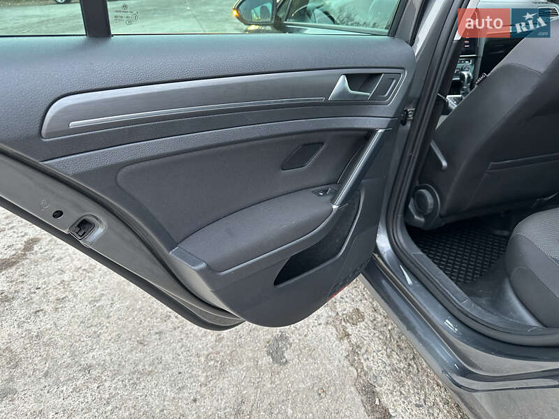 Хэтчбек Volkswagen e-Golf 2019 в Харькове