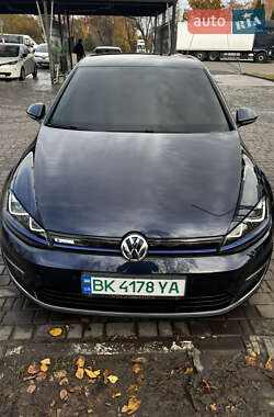 Хетчбек Volkswagen e-Golf 2016 в Рівному