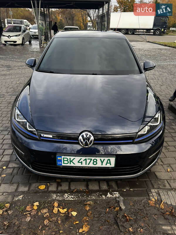 Volkswagen e-Golf 2016