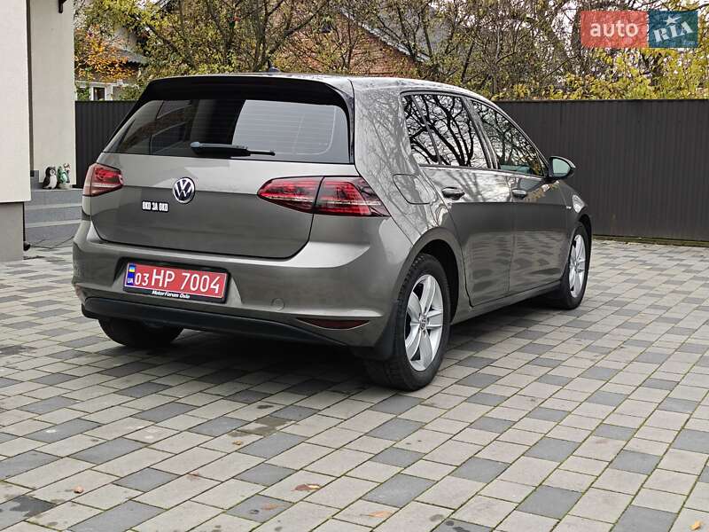 Хэтчбек Volkswagen e-Golf 2015 в Ивано-Франковске