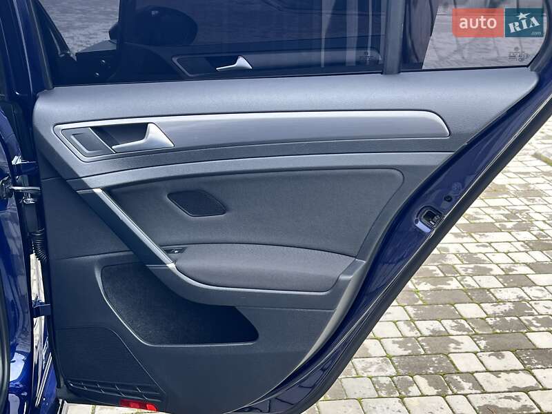 Хэтчбек Volkswagen e-Golf 2018 в Ровно фото 66 Хэтчбек Volkswagen e-Golf 2018 в Ровно