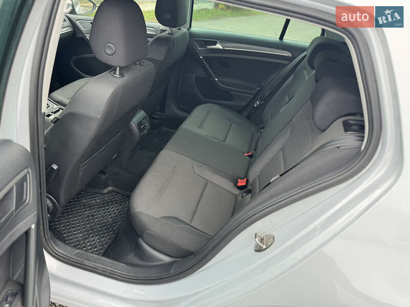 Хэтчбек Volkswagen e-Golf 2017 в Ровно