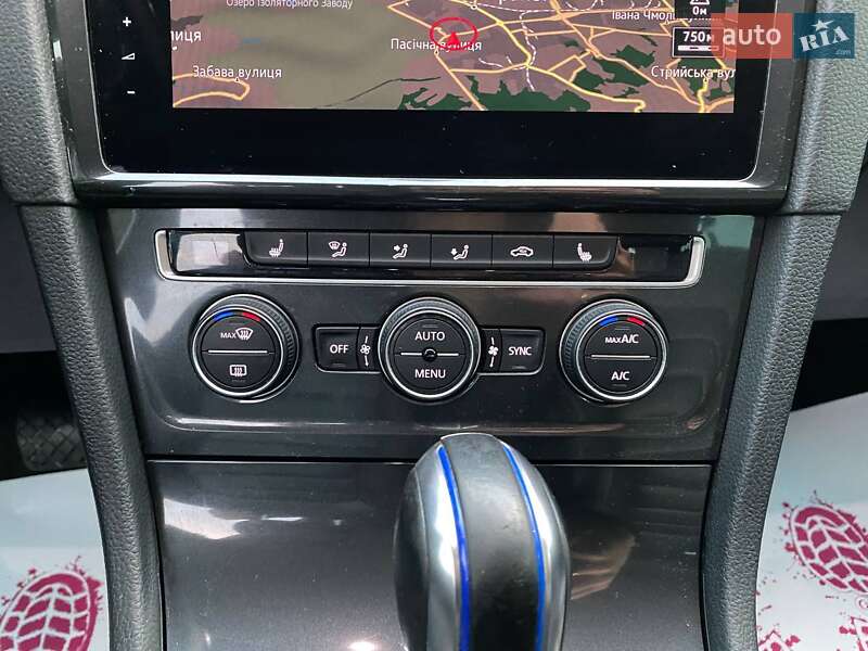 Хетчбек Volkswagen e-Golf 2018 в Львові фото 20 Хетчбек Volkswagen e-Golf 2018 в Львові