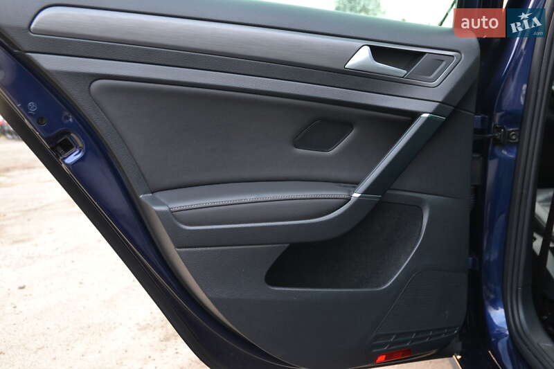 Хэтчбек Volkswagen e-Golf 2018 в Луцке