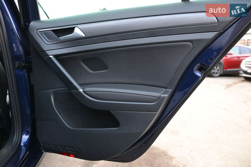 Хэтчбек Volkswagen e-Golf 2018 в Луцке