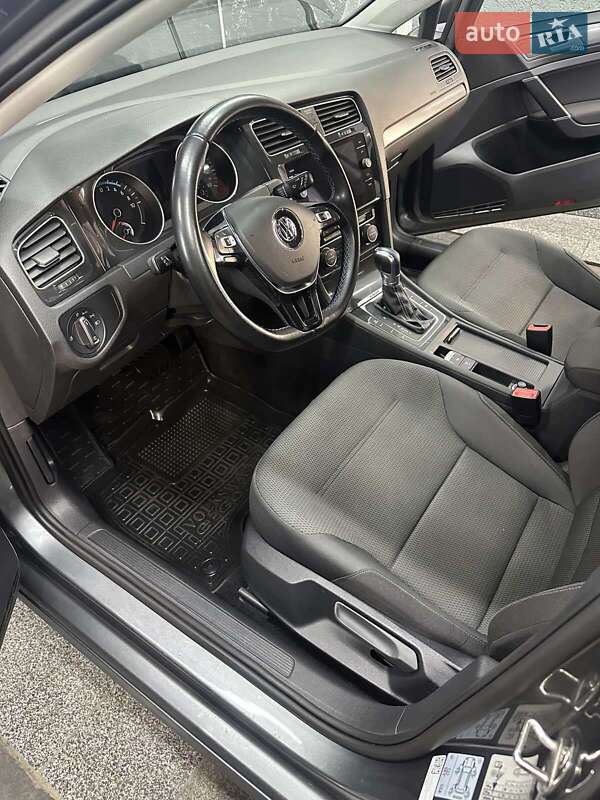 Хетчбек Volkswagen e-Golf 2019 в Житомирі