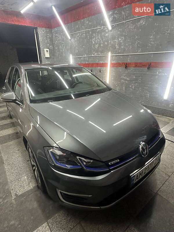 Хетчбек Volkswagen e-Golf 2019 в Житомирі