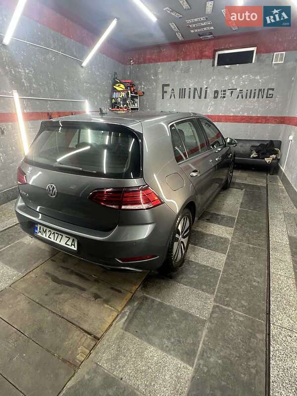 Хетчбек Volkswagen e-Golf 2019 в Житомирі