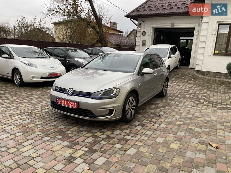 Хетчбек Volkswagen e-Golf 2015 в Чернівцях