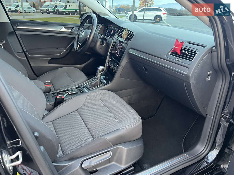 Хэтчбек Volkswagen e-Golf 2018 в Мукачево