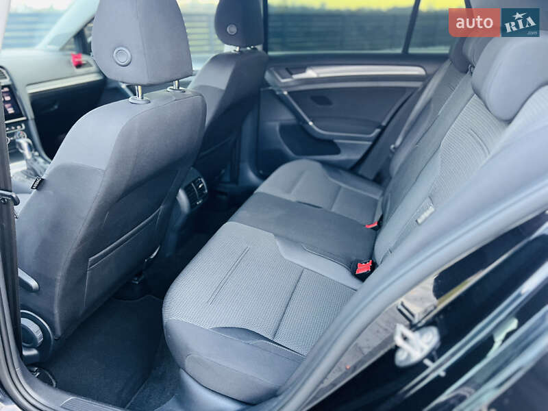 Хэтчбек Volkswagen e-Golf 2018 в Мукачево