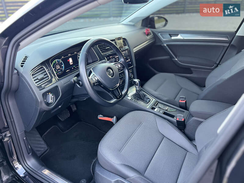 Хэтчбек Volkswagen e-Golf 2018 в Мукачево