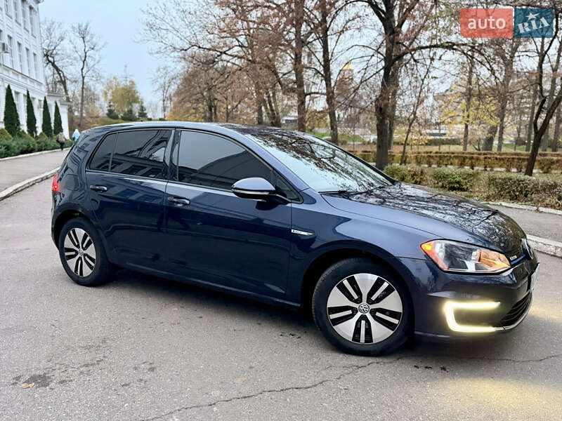 Хэтчбек Volkswagen e-Golf 2016 в Белой Церкви