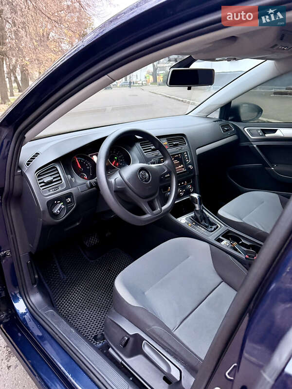 Хэтчбек Volkswagen e-Golf 2016 в Белой Церкви