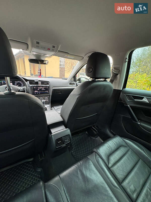 Хетчбек Volkswagen e-Golf 2019 в Києві