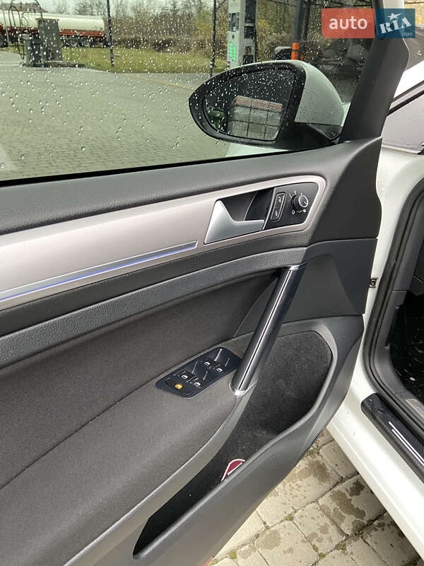 Хетчбек Volkswagen e-Golf 2014 в Львові