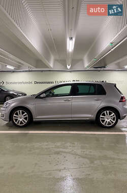 Хетчбек Volkswagen e-Golf 2015 в Києві