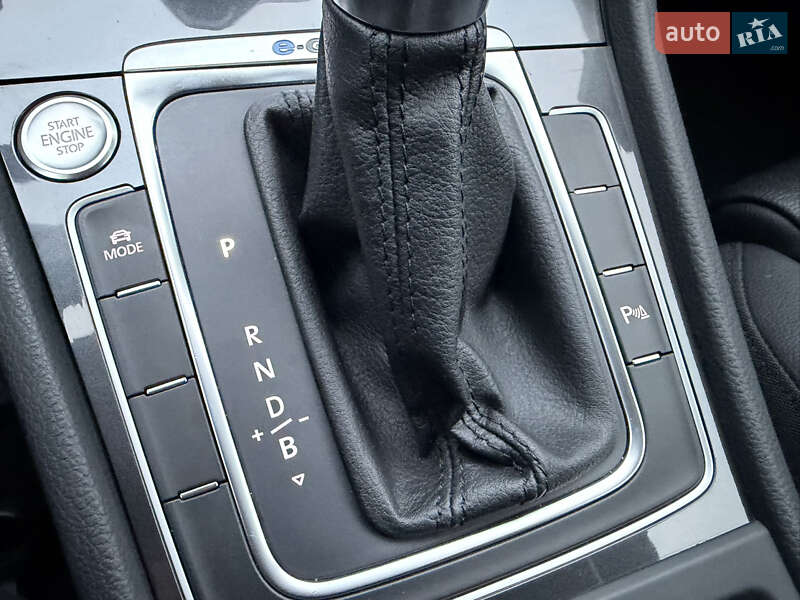 Хэтчбек Volkswagen e-Golf 2019 в Ровно