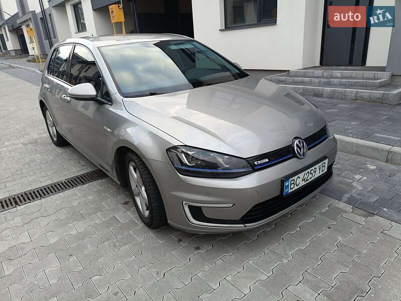 Volkswagen e-Golf 2015