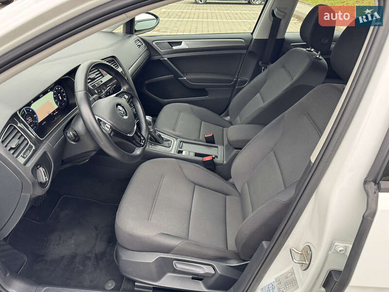 Хэтчбек Volkswagen e-Golf 2019 в Луцке