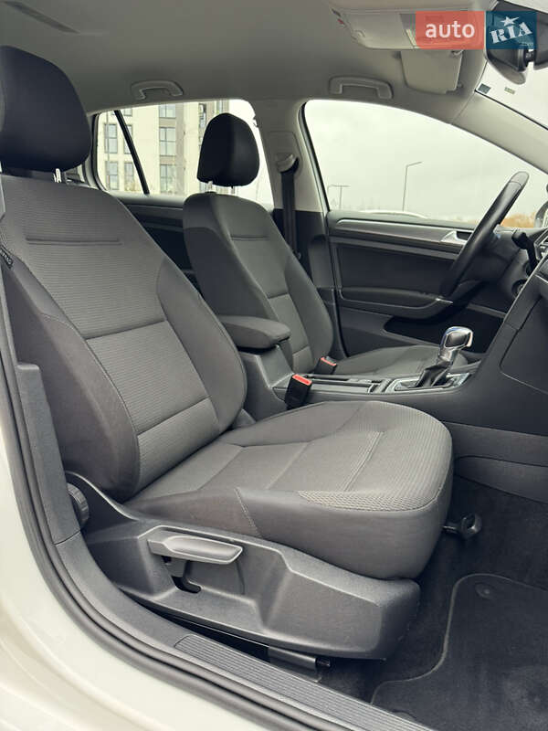 Хэтчбек Volkswagen e-Golf 2019 в Луцке