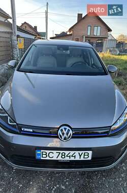 Хетчбек Volkswagen e-Golf 2015 в Городку