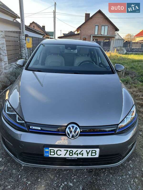 Volkswagen e-Golf 2015