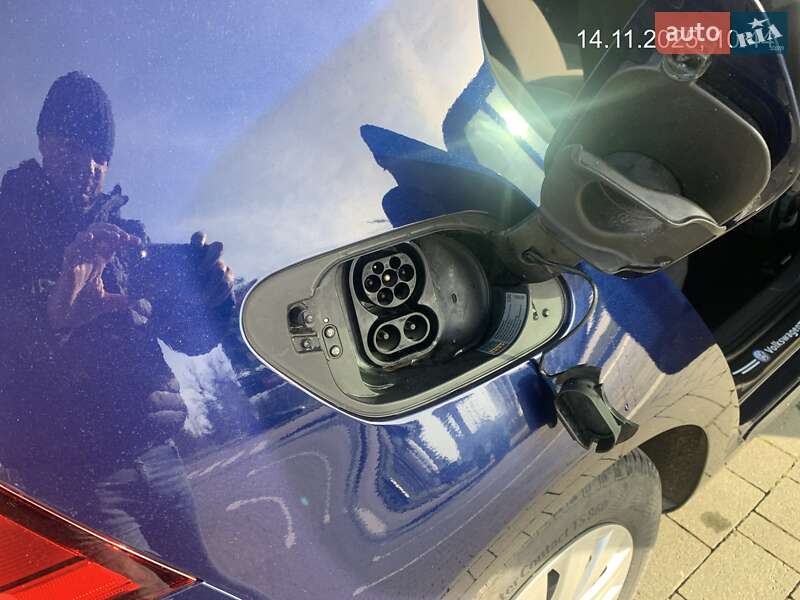 Хэтчбек Volkswagen e-Golf 2018 в Хмельницком фото 14 Хэтчбек Volkswagen e-Golf 2018 в Хмельницком