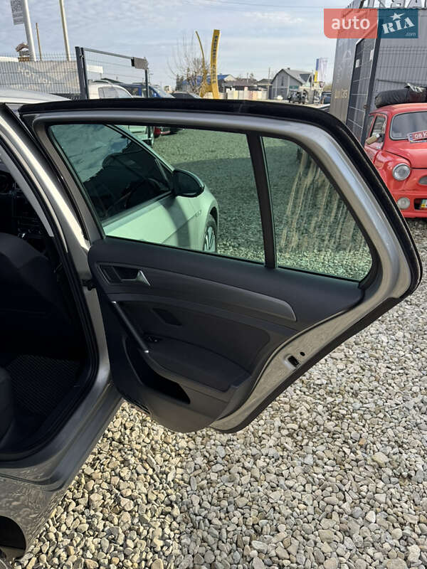 Хэтчбек Volkswagen e-Golf 2018 в Ивано-Франковске