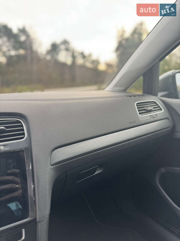 Хэтчбек Volkswagen e-Golf 2018 в Ковеле фото 31 Хэтчбек Volkswagen e-Golf 2018 в Ковеле