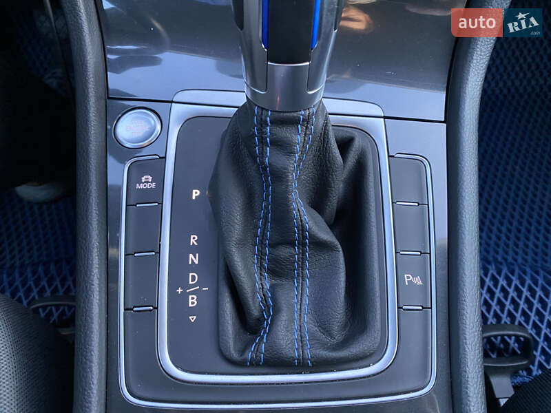 Хэтчбек Volkswagen e-Golf 2018 в Львове