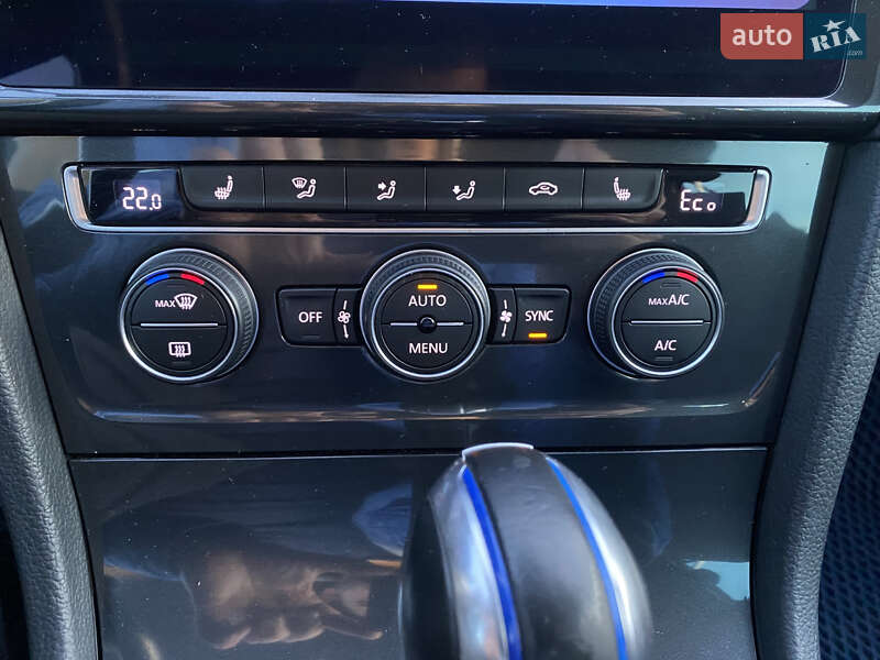 Хэтчбек Volkswagen e-Golf 2018 в Львове