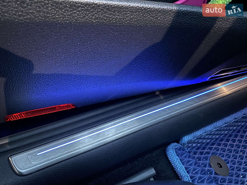 Хэтчбек Volkswagen e-Golf 2018 в Львове