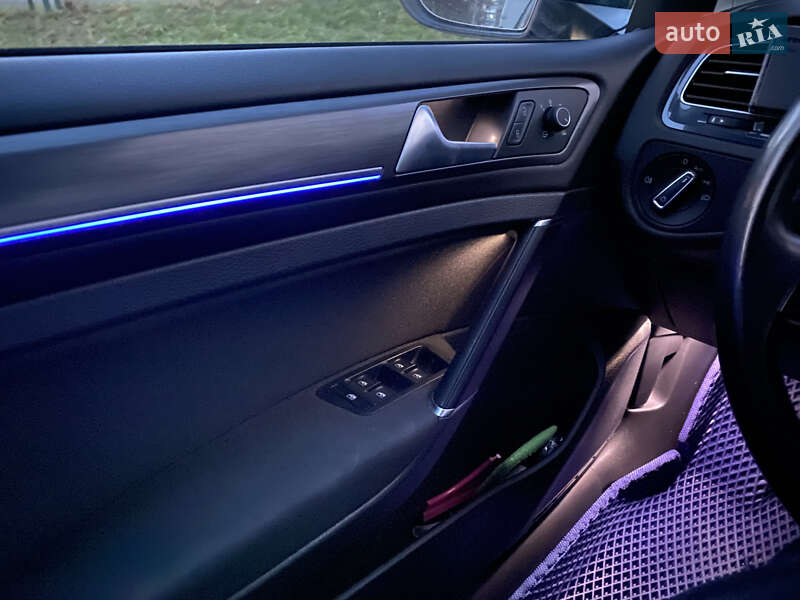 Хэтчбек Volkswagen e-Golf 2018 в Львове