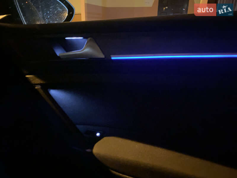 Хэтчбек Volkswagen e-Golf 2018 в Львове