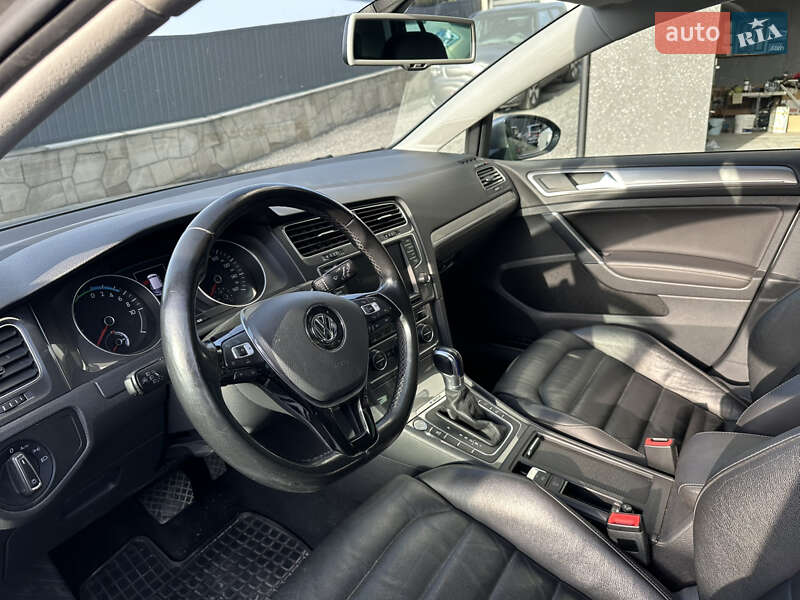 Хетчбек Volkswagen e-Golf 2014 в Тернополі