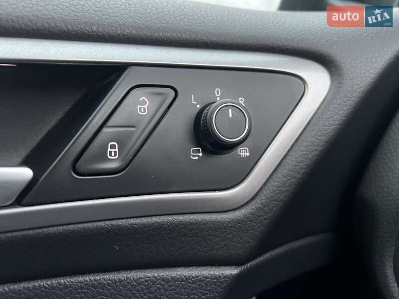 Хэтчбек Volkswagen e-Golf 2015 в Львове