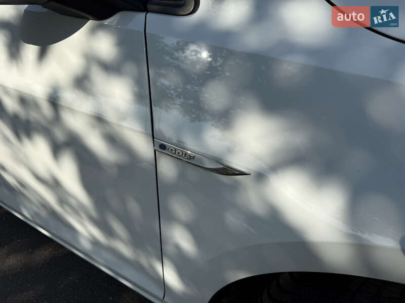 Хэтчбек Volkswagen e-Golf 2014 в Киеве